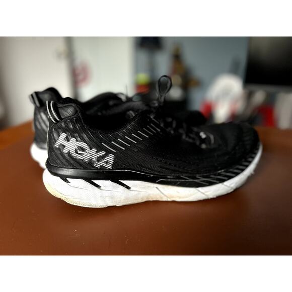 Men Hoka One One Clifton 8 Size 12 Black Pre Owned - Picture 1 of 6